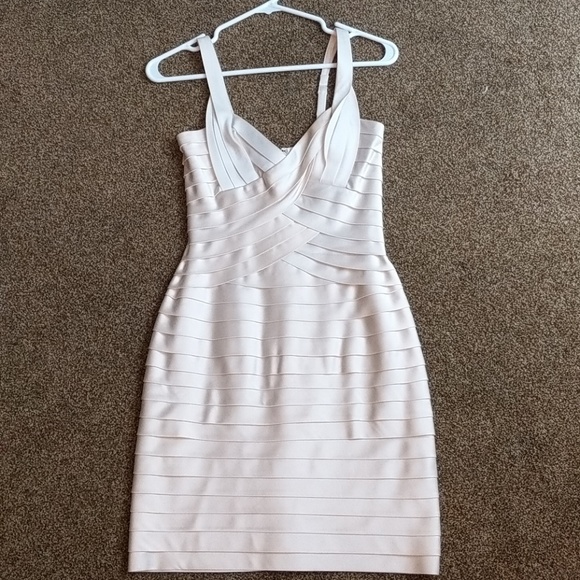 BCBGMaxAzria Dresses & Skirts - BCBGMaxazri Mitzi dress in IVORY